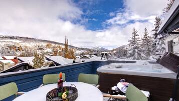 Studio (3 Bedrooms) | Front of property