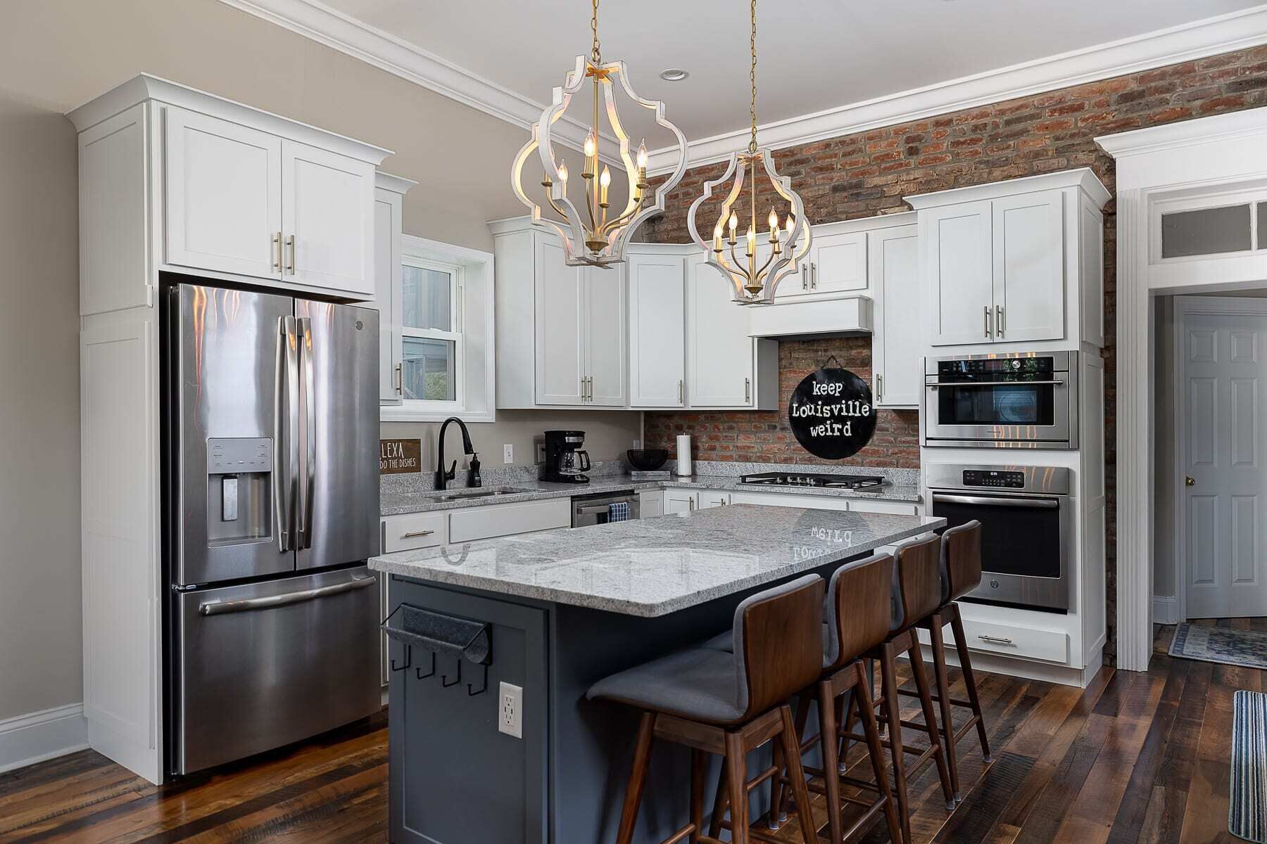 New! Urban Vibrance! NuLu - Walkable - Hot Tub!