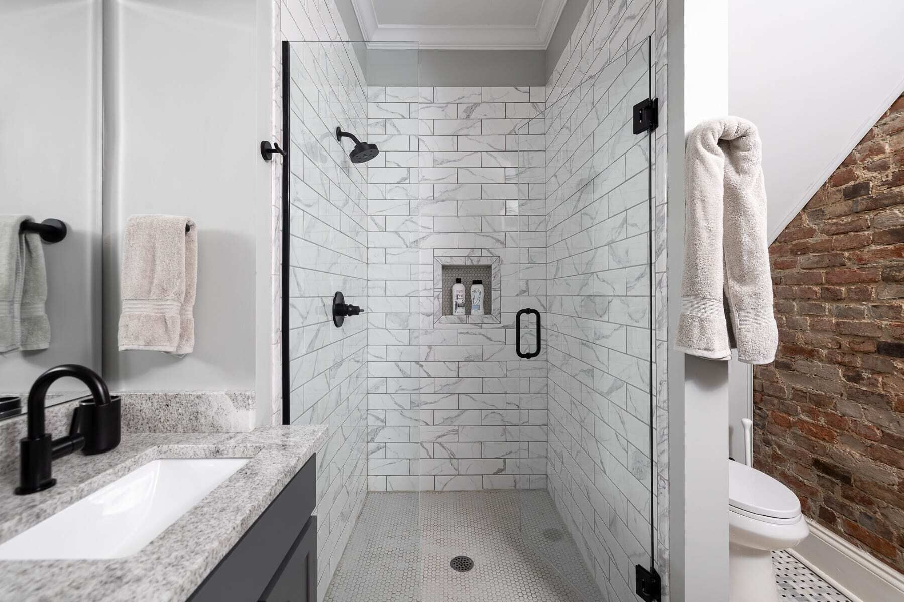 New! Urban Vibrance! NuLu - Walkable - Hot Tub!