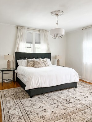 6 bedrooms, WiFi - Historic Midtown Chateau + Guest House - Minutes from Everything (Memphis)