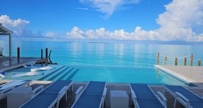Luxury beachfront home, Heated private pool, Five King suites w/ ensuite baths!