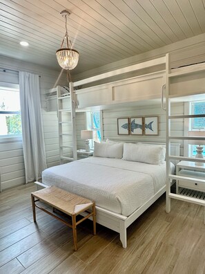 5 bedrooms, in-room safe, desk, travel cot