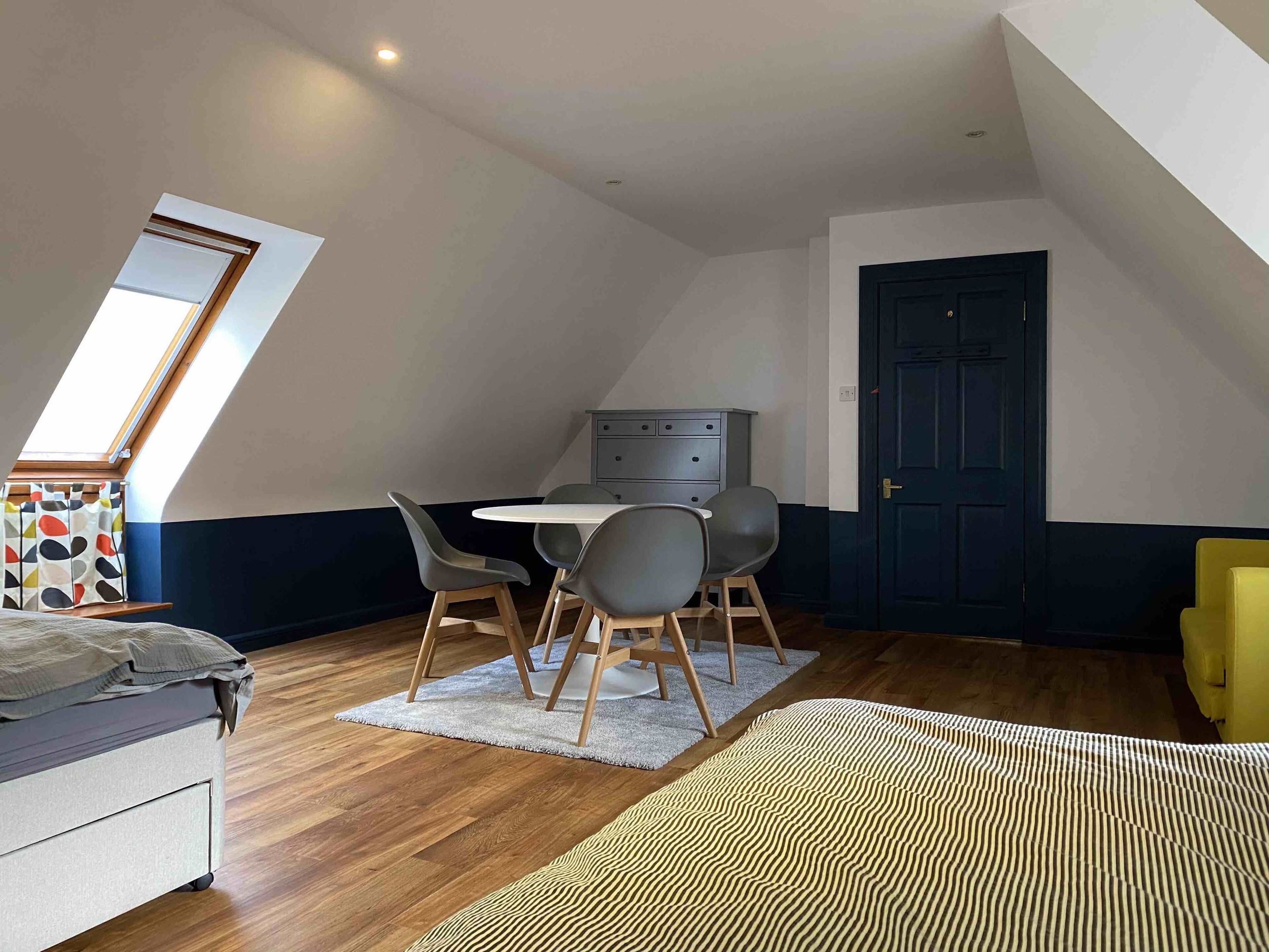 5 bedrooms, desk, iron/ironing board, free WiFi