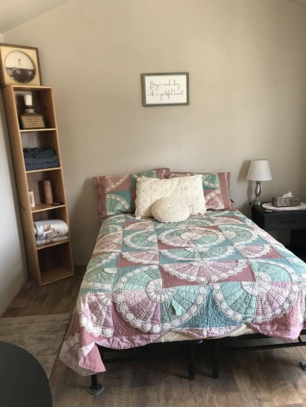 1 bedroom, free WiFi, bed sheets