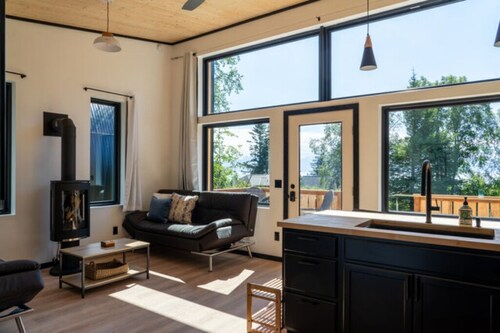 Modern Cabin+Nordic Spa w/ Sauna, Hot Tub & Cold Plunge