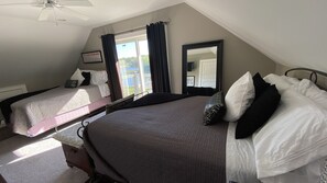 3 bedrooms, desk, iron/ironing board, free WiFi