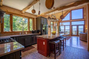 Fridge, microwave, oven, stovetop - Rested Traveler - Pet Friendly log cabin with views, pool table & hot tub near Blowing Rock! (Blowing Rock)