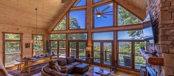 Rested Traveler - Pet Friendly log cabin with views, pool table & hot tub near Blowing Rock!