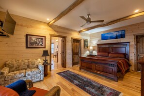 4 soveværelser, strygejern/strygebræt, internetforbindelse, sengetøj