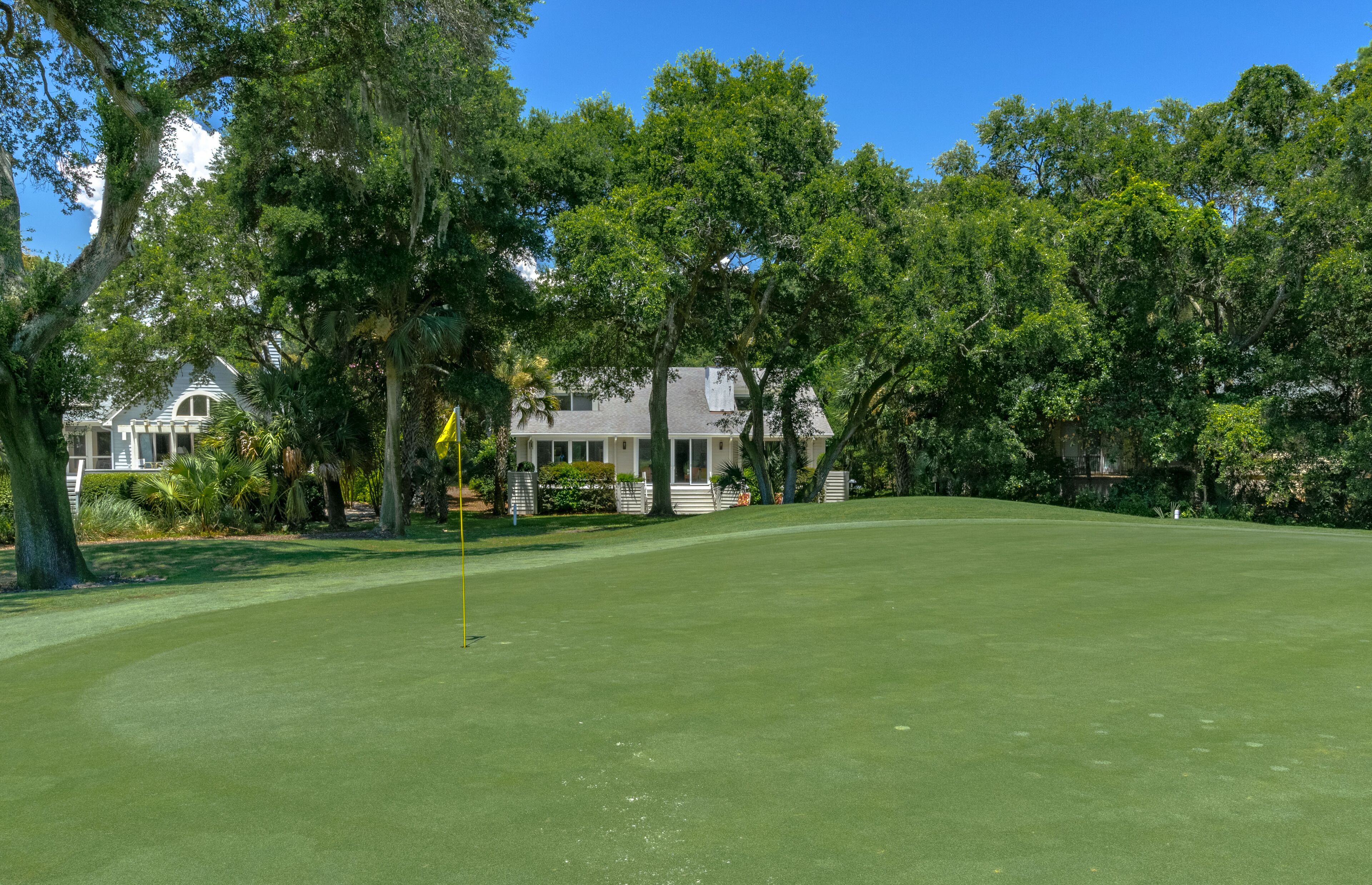 223 Sea Marsh: 4BR Home, Deck with Great Golf Views, Game Room, Bike to Beach