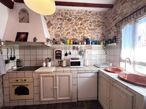 Fridge, microwave, oven, stovetop - Charming rural house in LA NUCÍA (ideal for families) (La Nucia)