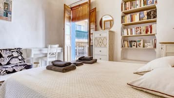 3 chambres, coffres-forts dans les chambres, bureau
