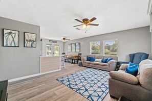 TV - 3 Bedroom 2 Bath Beach House (Panama City Beach)