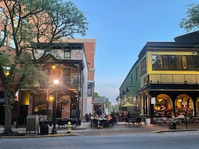 Charming Carriage House in the Heart of Kennett