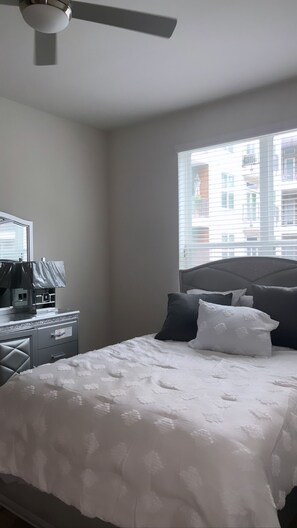 1 chambre, fer et planche à repasser, Wi-Fi, literie fournie