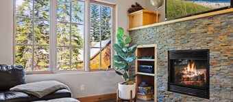 Modern Condo - EV Charger - SM 301 by Bear Valley Vacation Rentals