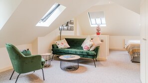 5 bedrooms, desk, iron/ironing board, travel crib