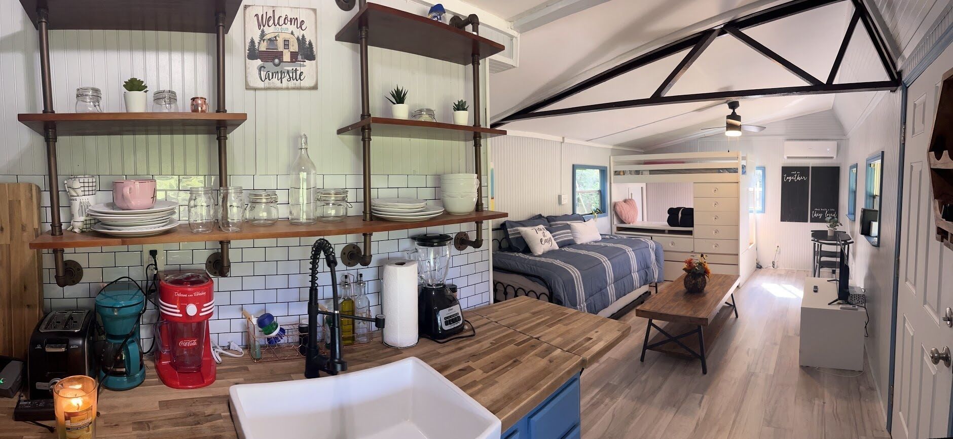 Covered Bridge + Cabin on water w/ hot tub IN the Red River Gorge!