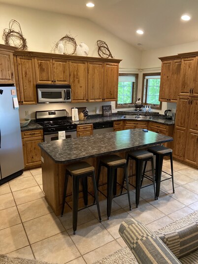 3 bed/3.5 bath Fish Creek condo: walking distance to beach/parks