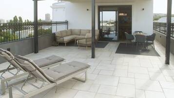 Executive Suite, 1 Bedroom, City View | Terrace/patio