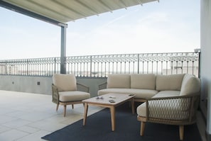 Executive Suite, 1 Bedroom, City View | Terrace/patio