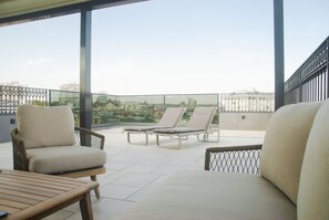 Executive Suite, 1 Bedroom, City View | Terrace/patio