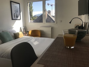 1 bedroom, desk, iron/ironing board, free WiFi