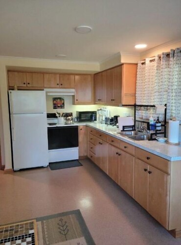 Beachside One Bedroom Apt on South Puget Sound