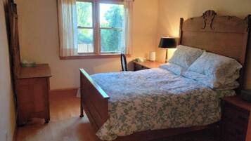 1 sovrum, skrivbord, strykjÀrn/strykbrÀda och gratis wi-fi