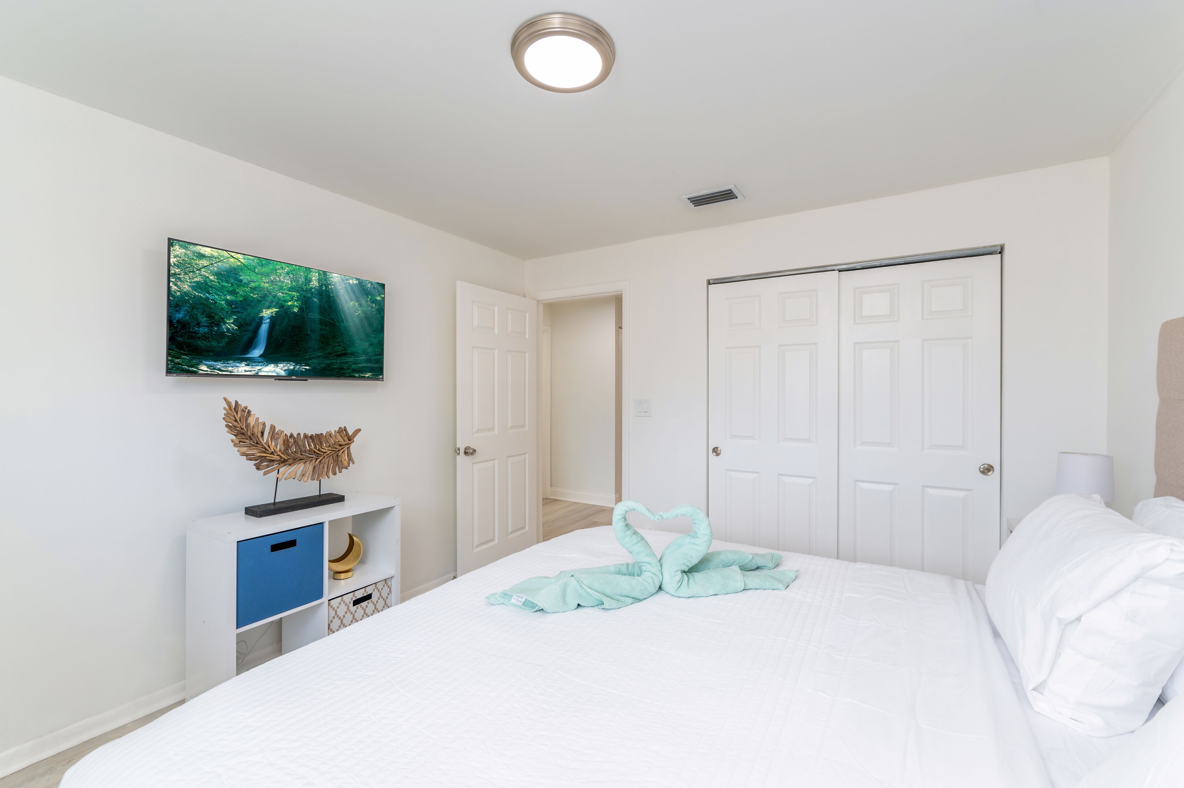 Gorgeous APT - Close to the Beach, neighborhood dock Downtown & has Free Parking