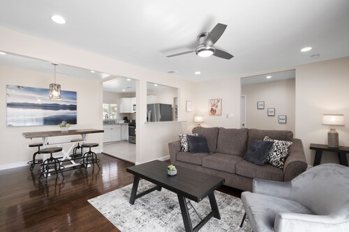 Cozy 2B/1Bth w EasyA to US99 and Nat'l Parks