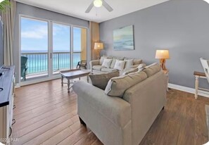 Älytelevisio, DVD-soitin, kirjoja