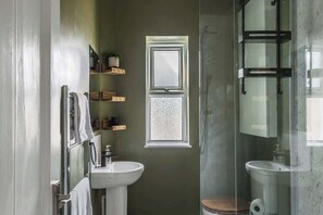 Shower, towels