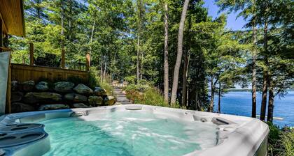 7 bed 6 bath oasis on Lake Muskoka! Boathouse + Bunkie!