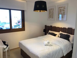 3 sovrum, strykjärn/strykbräda, gratis wi-fi och sängkläder