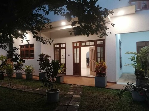 River Valley Holiday Retreat -Upper floor 2 BR Apt