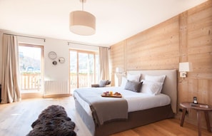 5 quartos, ferros/tábuas de passar roupa, Wi-Fi, roupa de cama