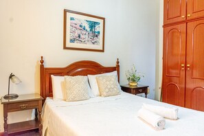 3 habitaciones, tabla de planchar con plancha y wifi gratis