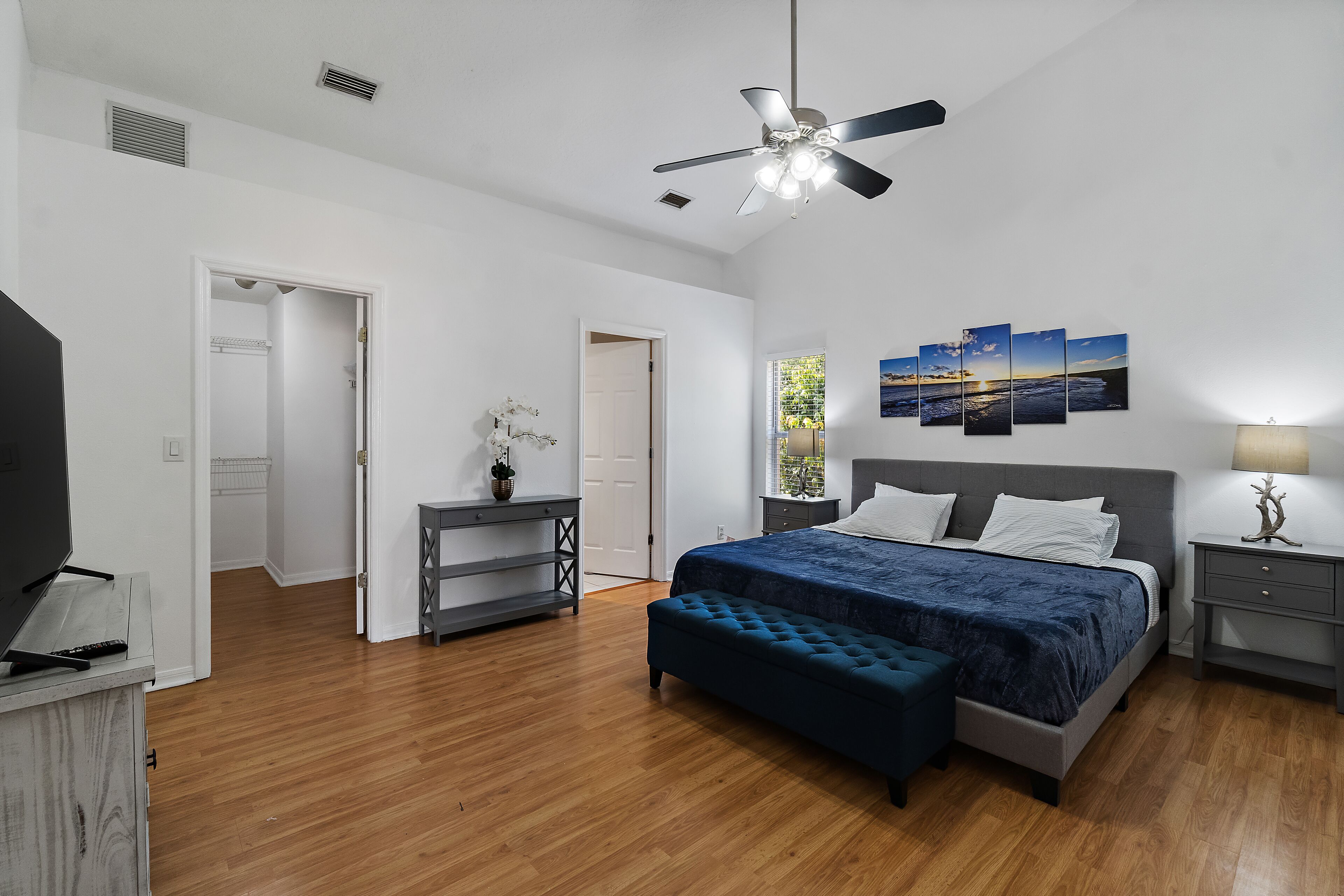 10 mins to Clearwater Beach - Beautiful 3/2 house (Valencia)