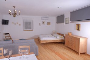 Interior - Quiet location directly in the vineyards with far-reaching views (Steiermark)