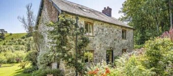 Cosy Cottage in Forest hideaway - stunning views
