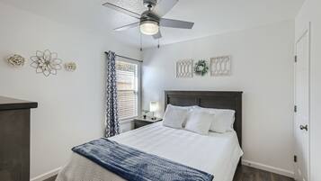 2 bedrooms, desk, iron/ironing board, free WiFi