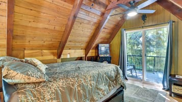 1 bedroom, desk, free internet, bed sheets