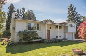 Exterior - Cozy and Adorable 2 Bedroom Duplex (Ellensburg)