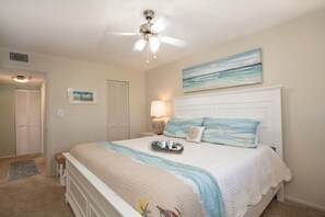 1 bedroom, iron/ironing board, WiFi, bed sheets - Condo# 303 Amazing view of the Gulf!! Siesta Key at its best. (Sarasota)