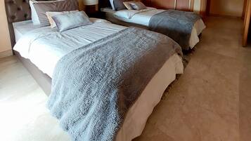 2 habitaciones, tabla de planchar con plancha y wifi gratis