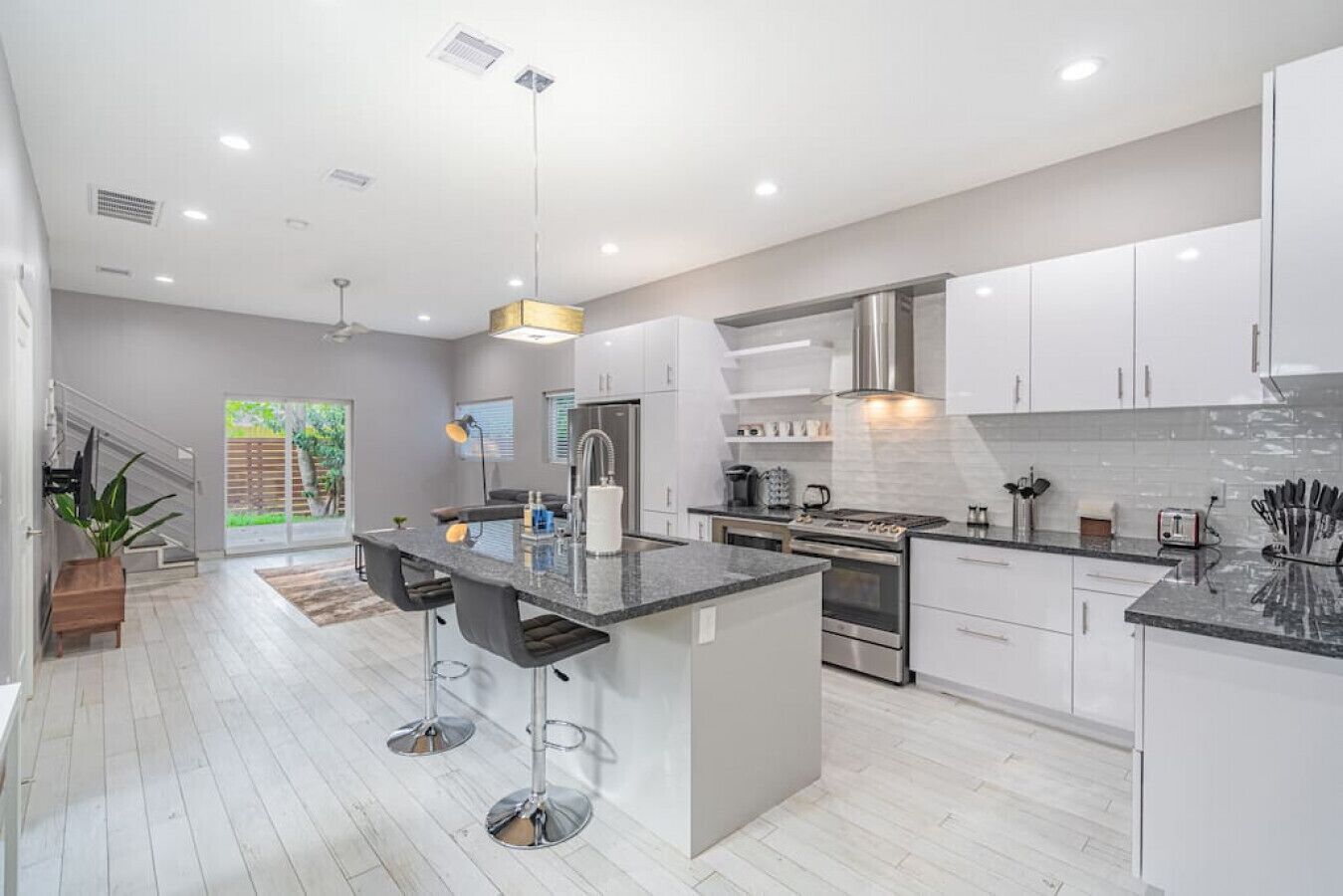 Family House|Private Room, Wifi & Garage Parking