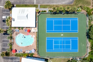Sports court - Short walk or free shuttle to wide open public beach! 3BR/2BA (Santa Rosa Beach)