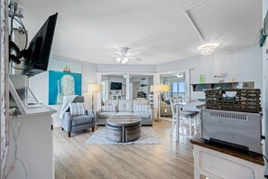 Smart TV - BBC216 - Gulf Breezes & Beachfront Vibes! (Belleair Beach)