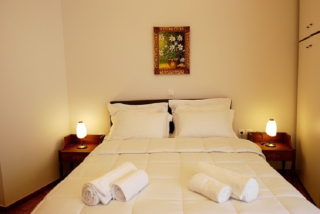 3 makuuhuonetta, työpöytä, silitysrauta/-lauta, Wi-Fi